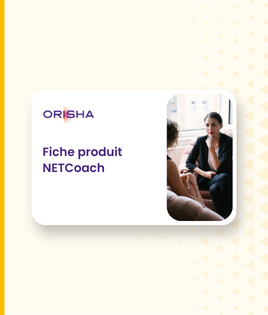 Carte de présentation blanche avec le logo ORISHA en haut à gauche, le texte "Fiche produit NETCoach" en violet à gauche, et une photo à droite montrant deux femmes en conversation dans un cadre professionnel lumineux.