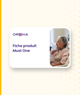 Carte produit avec le logo ORISHA, le texte 'Fiche produit Must One' et la photo d'une femme âgée assise et regardant vers la droite.